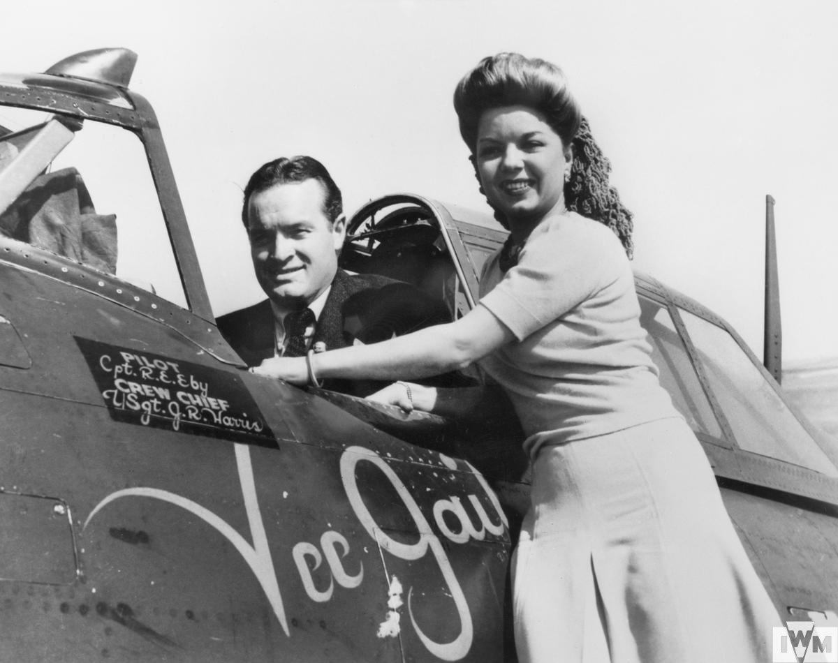 Bob Hope and Francis Langford with a P-47 Thunderbolt at Duxford, July 1943.