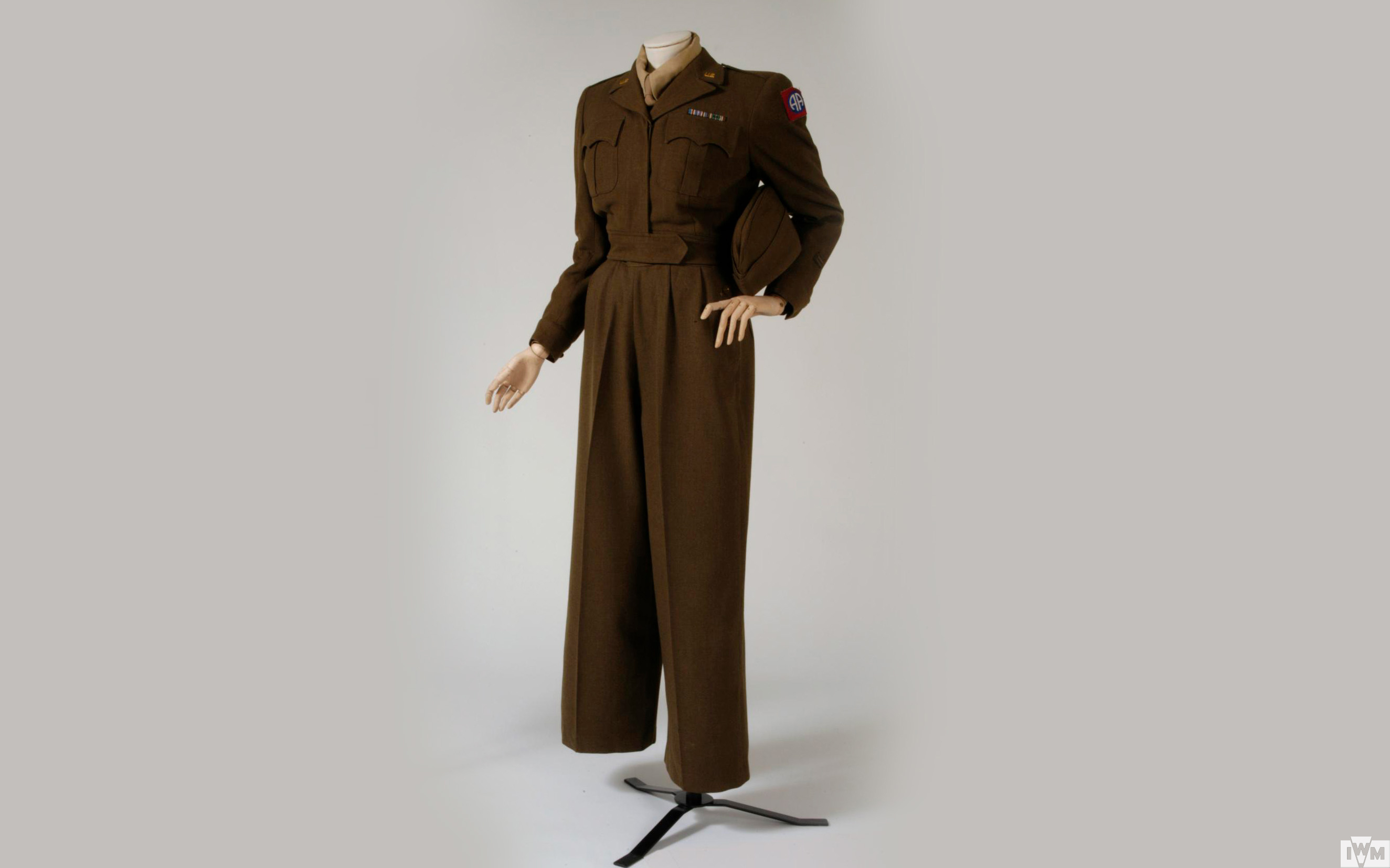 Outfit worn by Marlene Deitrich during her work with the USO