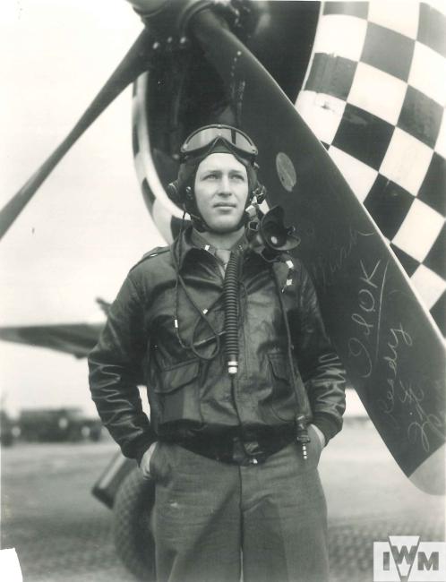 Lonnie Moseley with his P-47 Thunderbolt